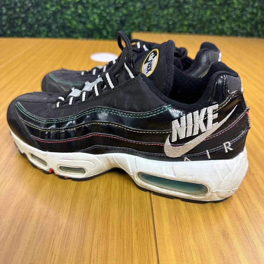 Nike Air Max 95 Windbreaker Mens Size 6 Sneakers Black Leather Athletic Shoes